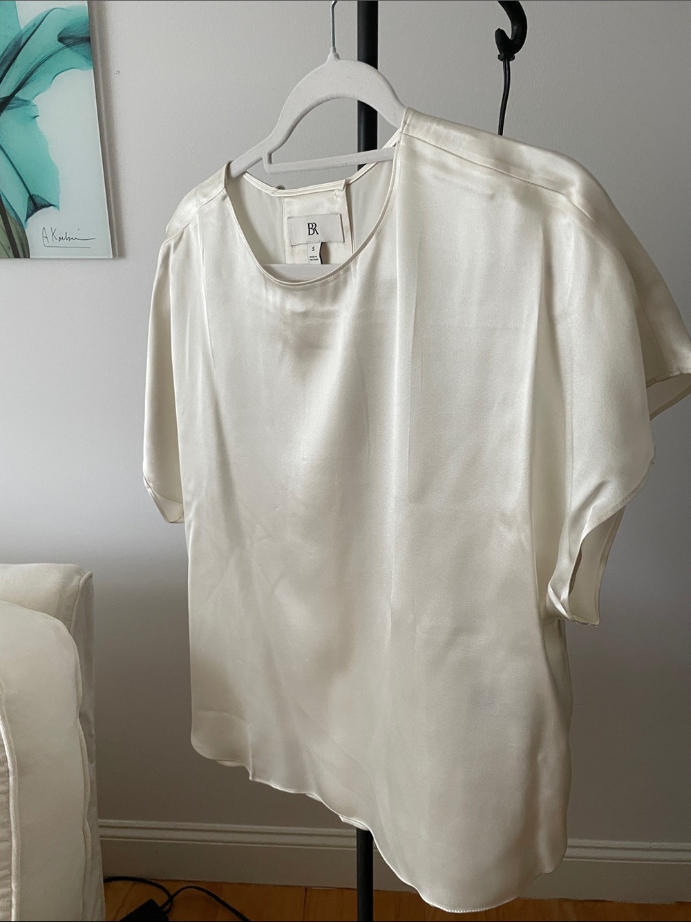 Banana Republic cream silk short sleeve blouse